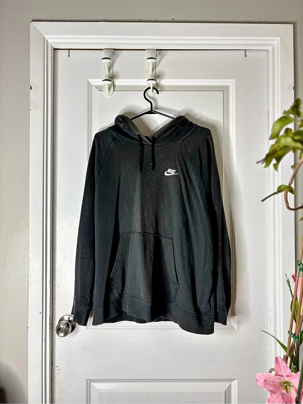 Nike Sportswear Classic Black Essential Pullover Hoodie